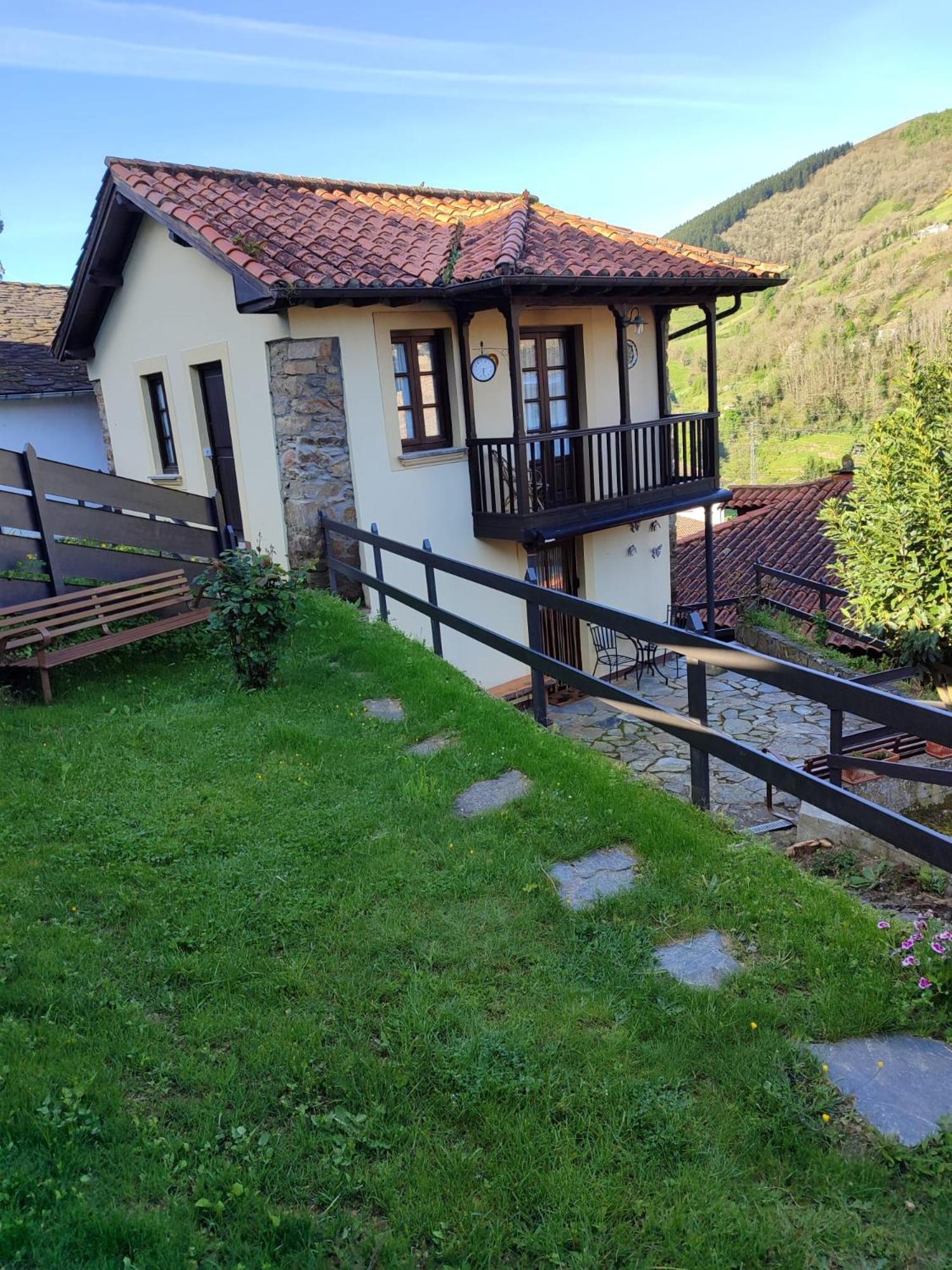 カンガス・デル・ナルセア La Casina De Santulayaヴィラ エクステリア 写真