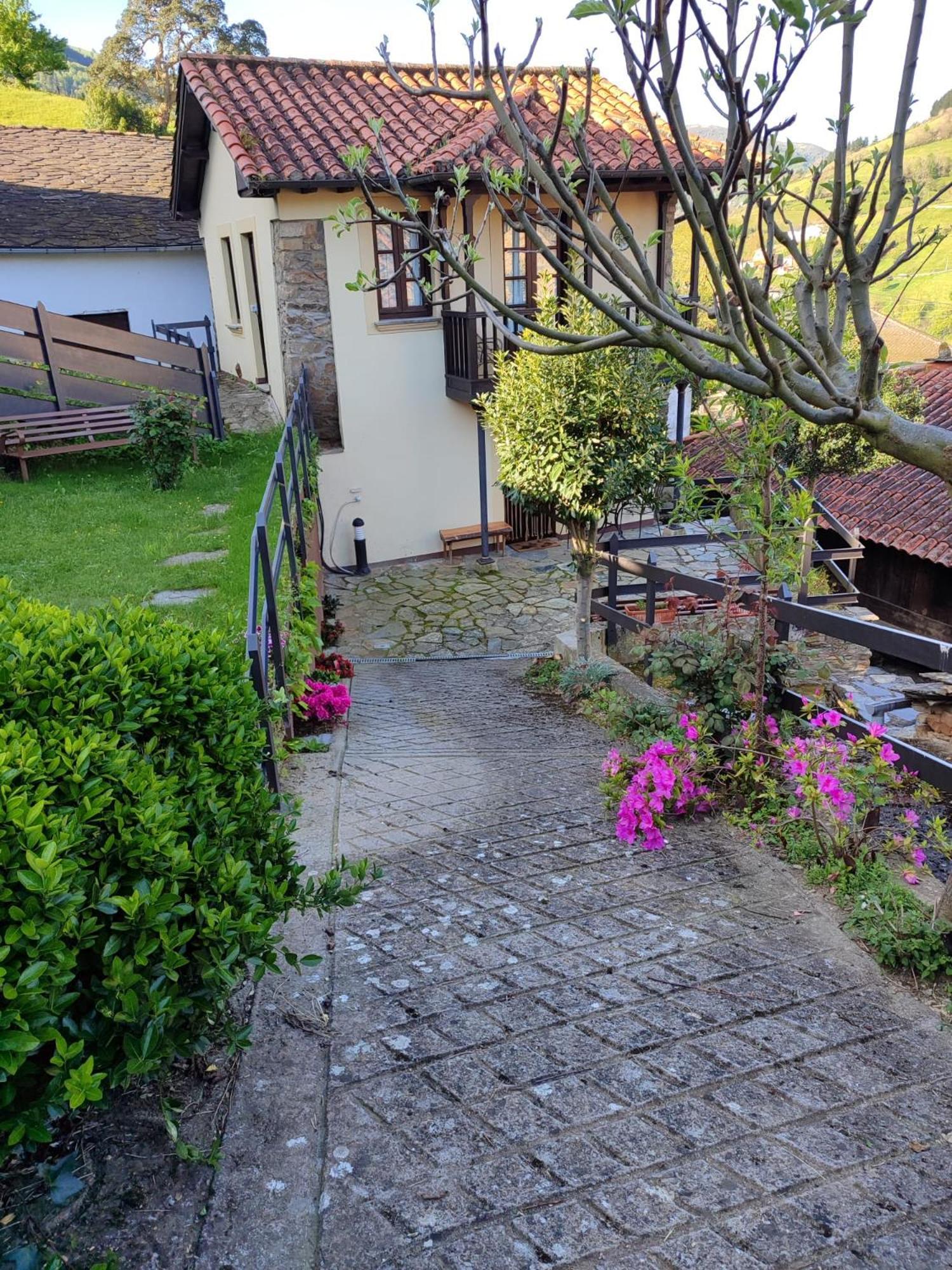 カンガス・デル・ナルセア La Casina De Santulayaヴィラ エクステリア 写真