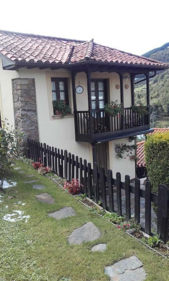 Adrales La Casina De Santulayaヴィラ エクステリア 写真